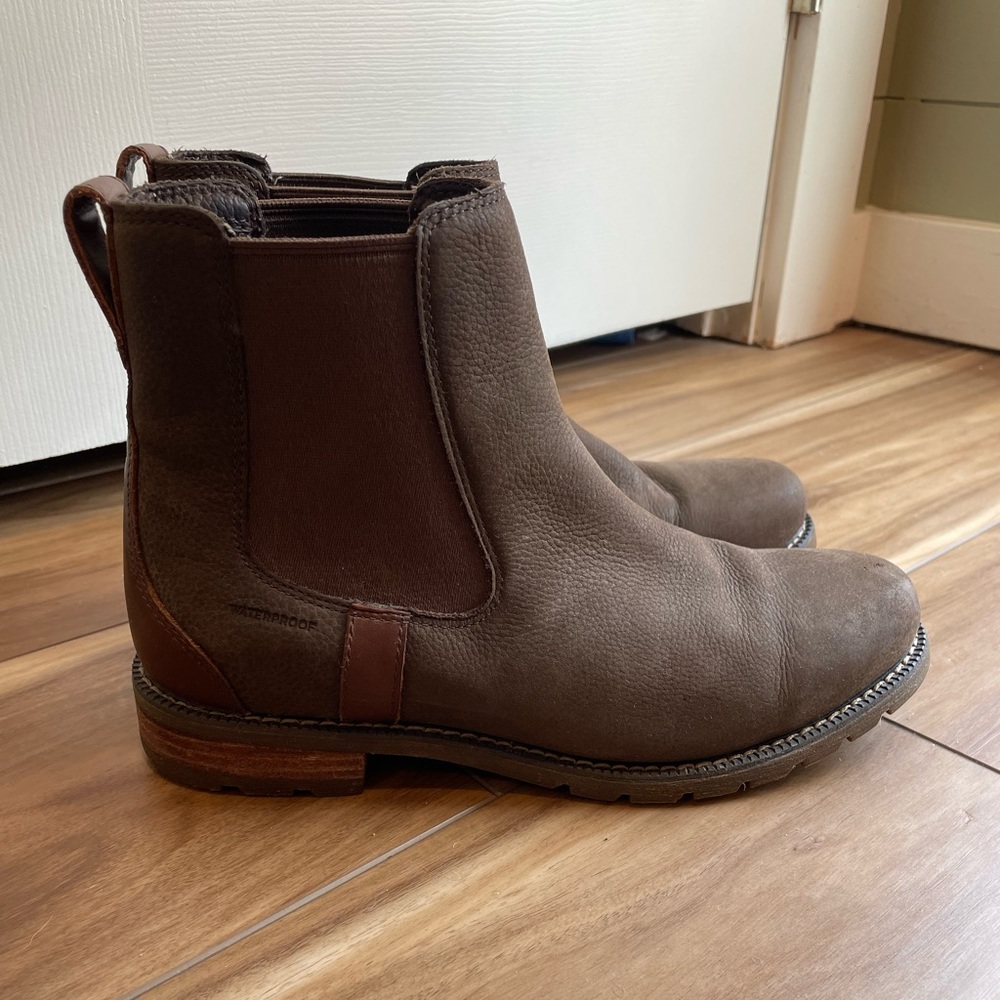 Womens Ariat Wexford Chelsea boots, size 8